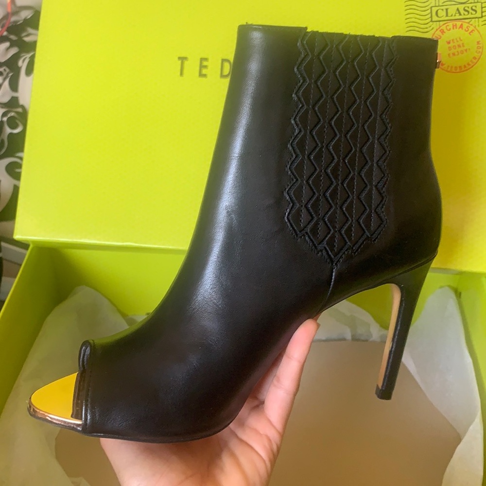 Brand new Ted Baker London Larizen Peep Toe Bootie